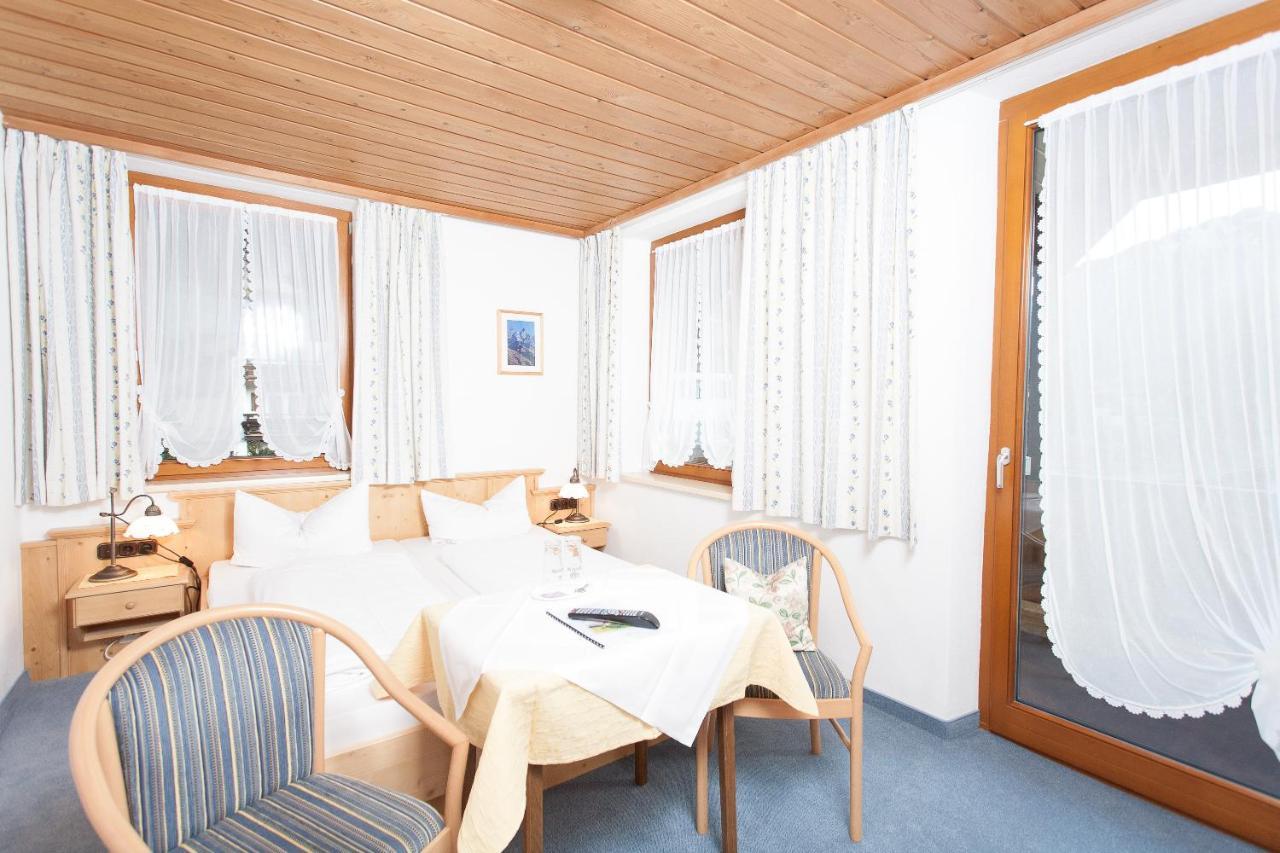 Fideliushaus Bed & Breakfast Oberstdorf Exterior photo