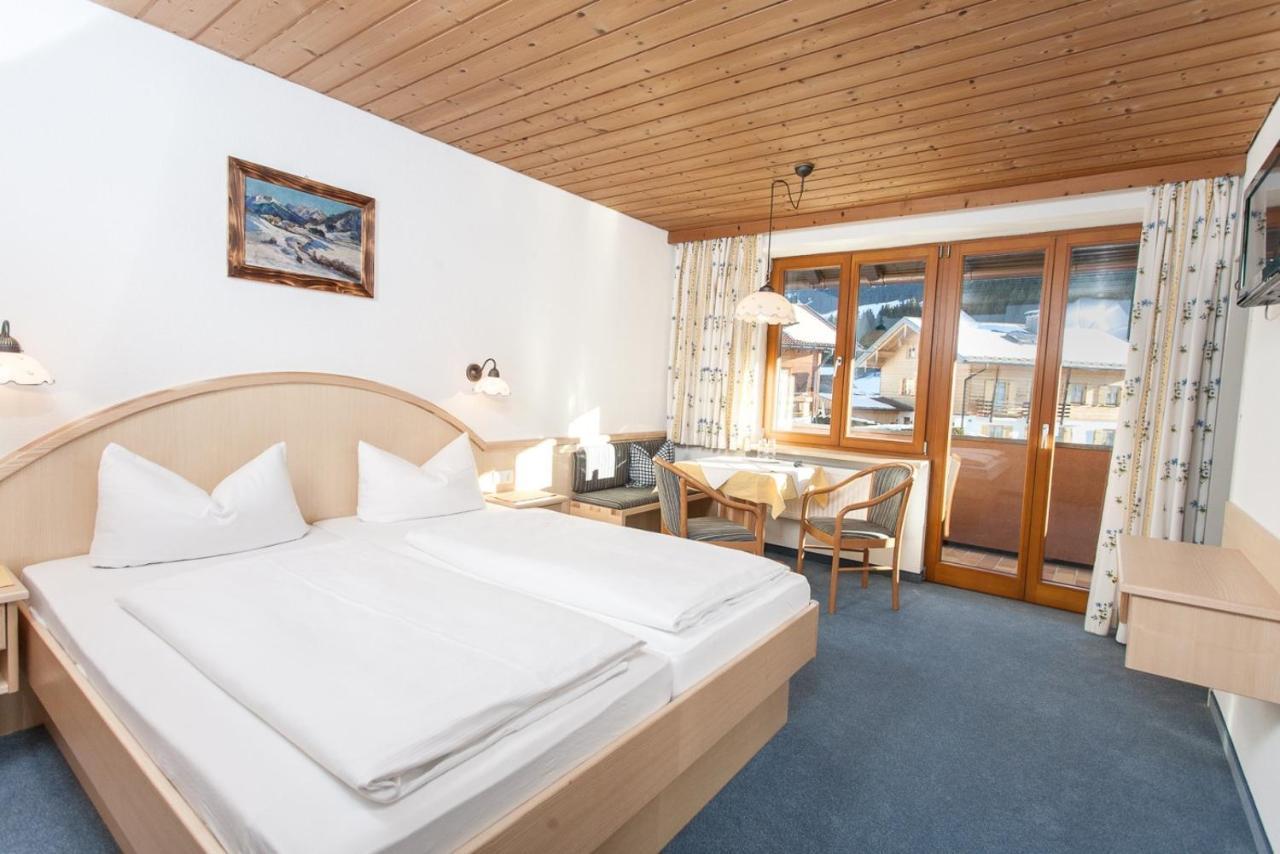 Fideliushaus Bed & Breakfast Oberstdorf Exterior photo